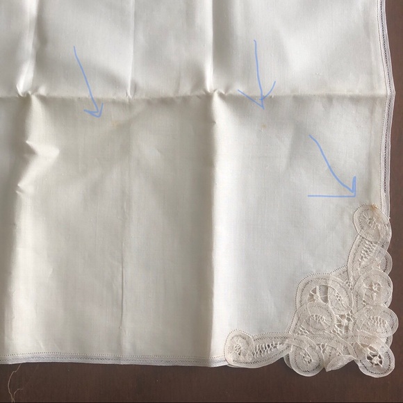 Vintage Linen Napkin and Tablecloth Set - Picture 6 of 7